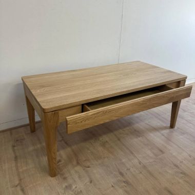 Stolik kawowy S4 w ciemnej odsłonie.
