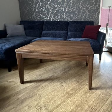 Stolik kawowy S4 w ciemnej odsłonie.
