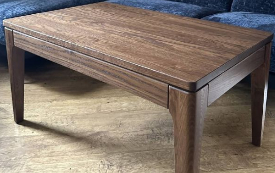 Stolik kawowy z półką